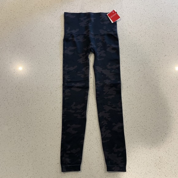 SPANX Pants - Spanx Leggings Womens Small Look at Me Now Seamless Grey Black Camo Camouflage